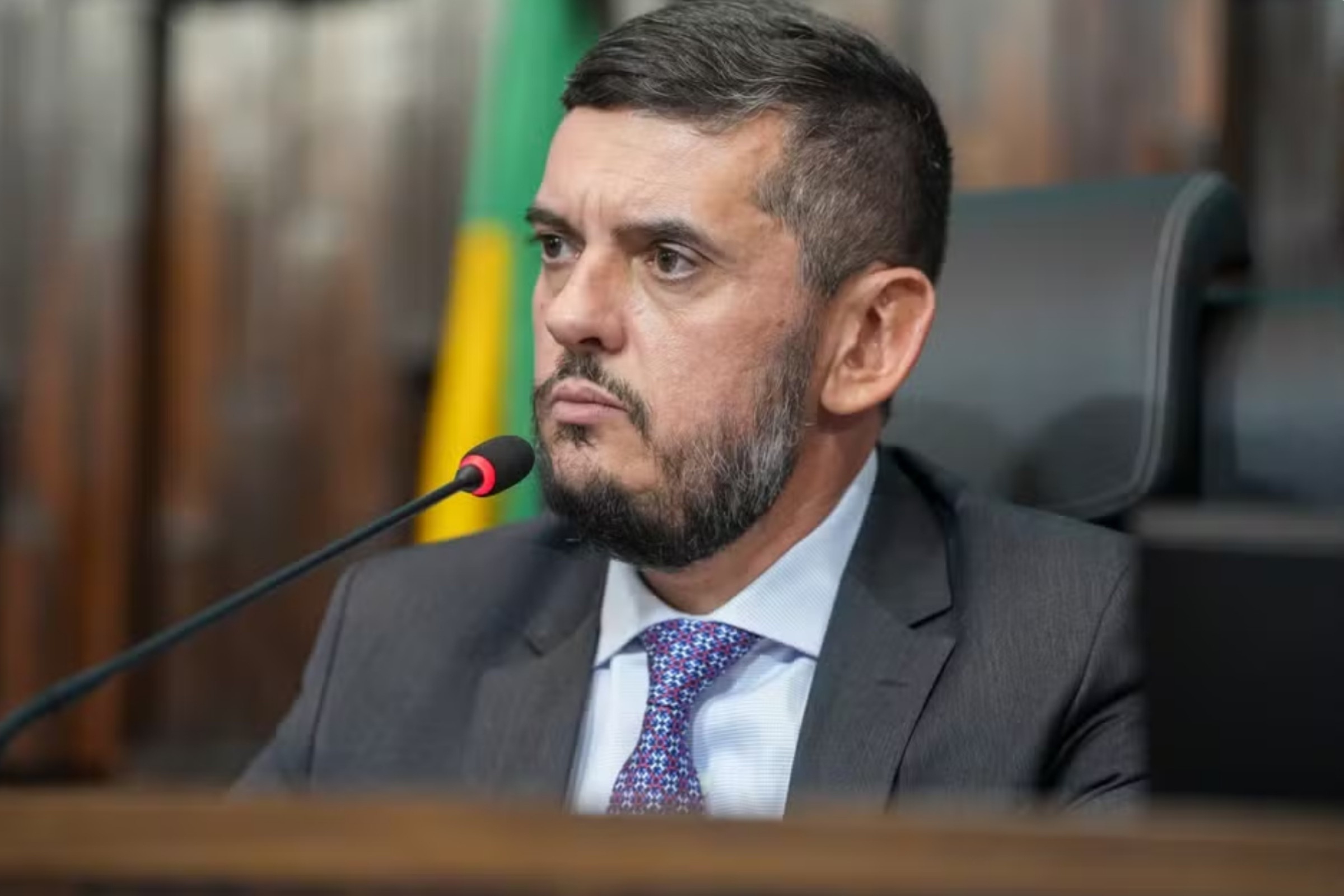 Moraes nega pedido de Bacellar para julgamento presencial