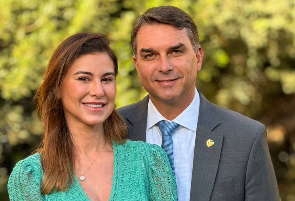Sem Michelle, mulher de Flávio deve discursar em convenção