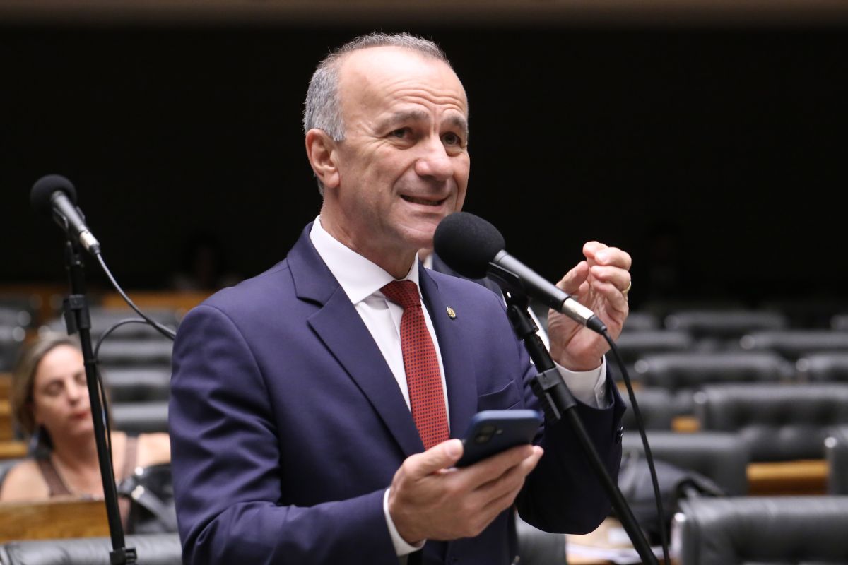 O deputado Helder Salomão (PT-ES) durante sessão na Câmara.