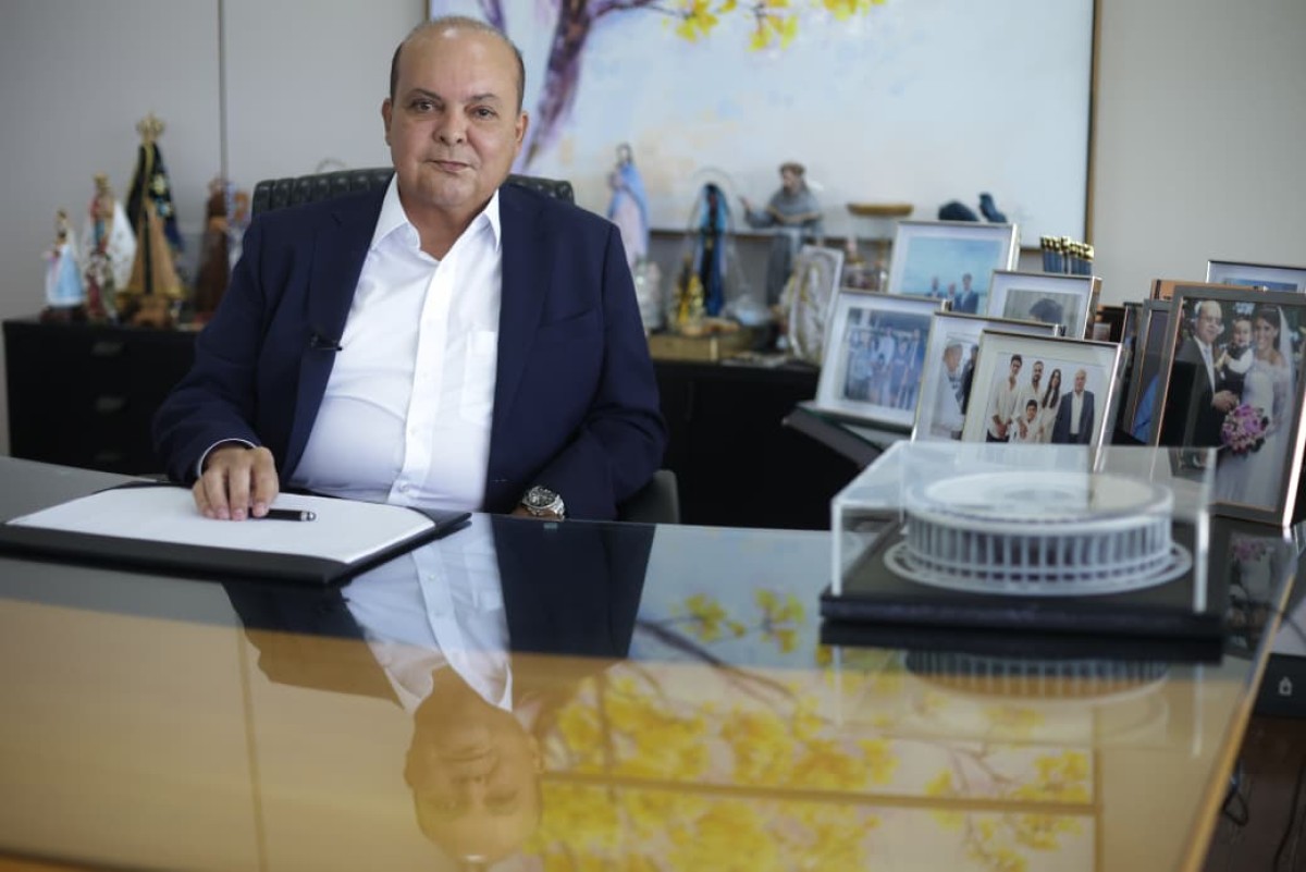 De volta a Brasília, Ibaneis diz que estará com candidatos do MDB nas eleições