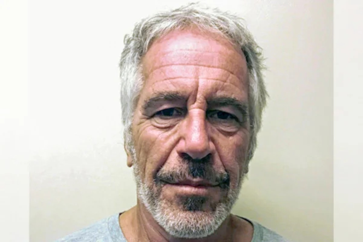 Foto colorida de Jeffrey Epstein