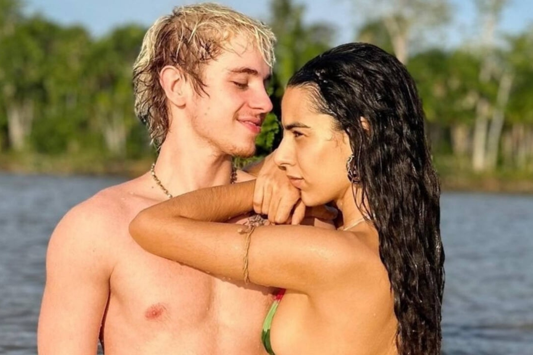 Juliano Floss posta nova foto com Marina Sena após fim do namoro