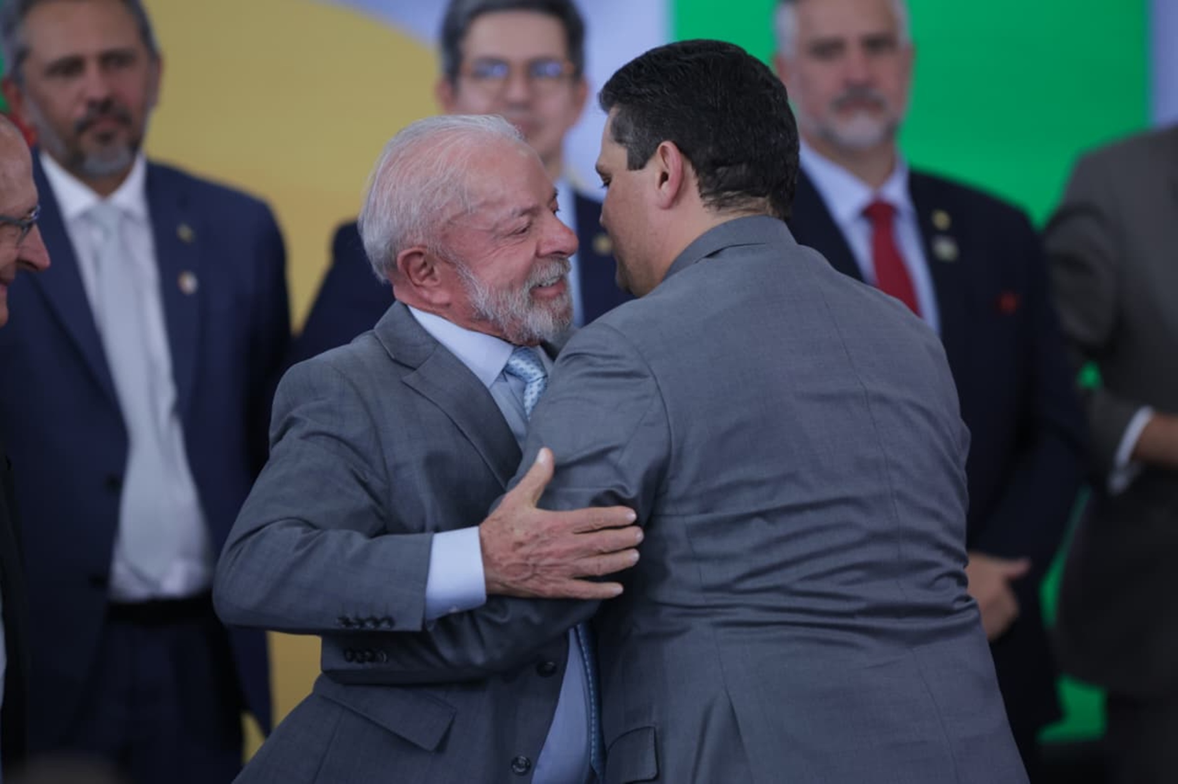 Lula e Alcolumbre exploram novas fronteiras do petróleo no Amapá