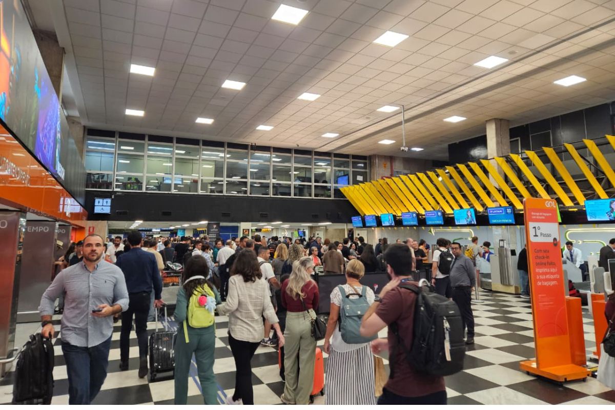 Problema em aeroporto no RJ cancela novos voos em Congonhas nesta 6ª (28/8)