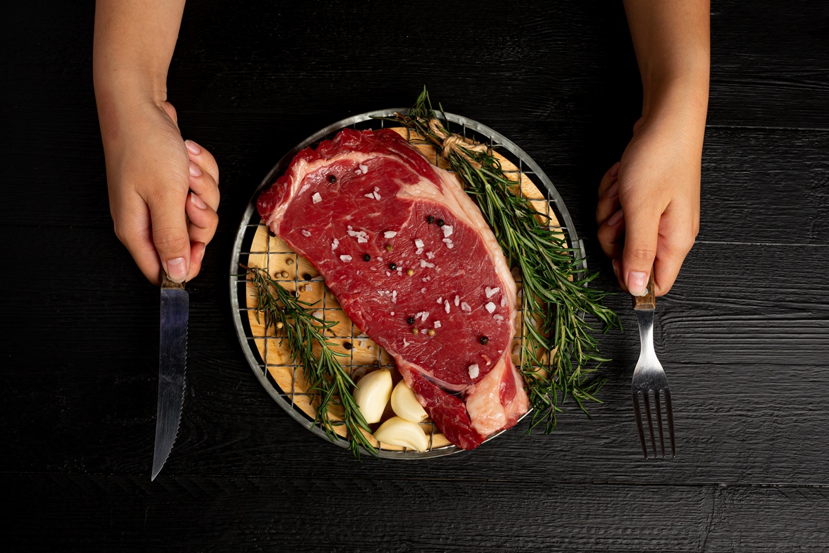 Estudo compara ganho de massa muscular entre dietas vegetaria e com carne