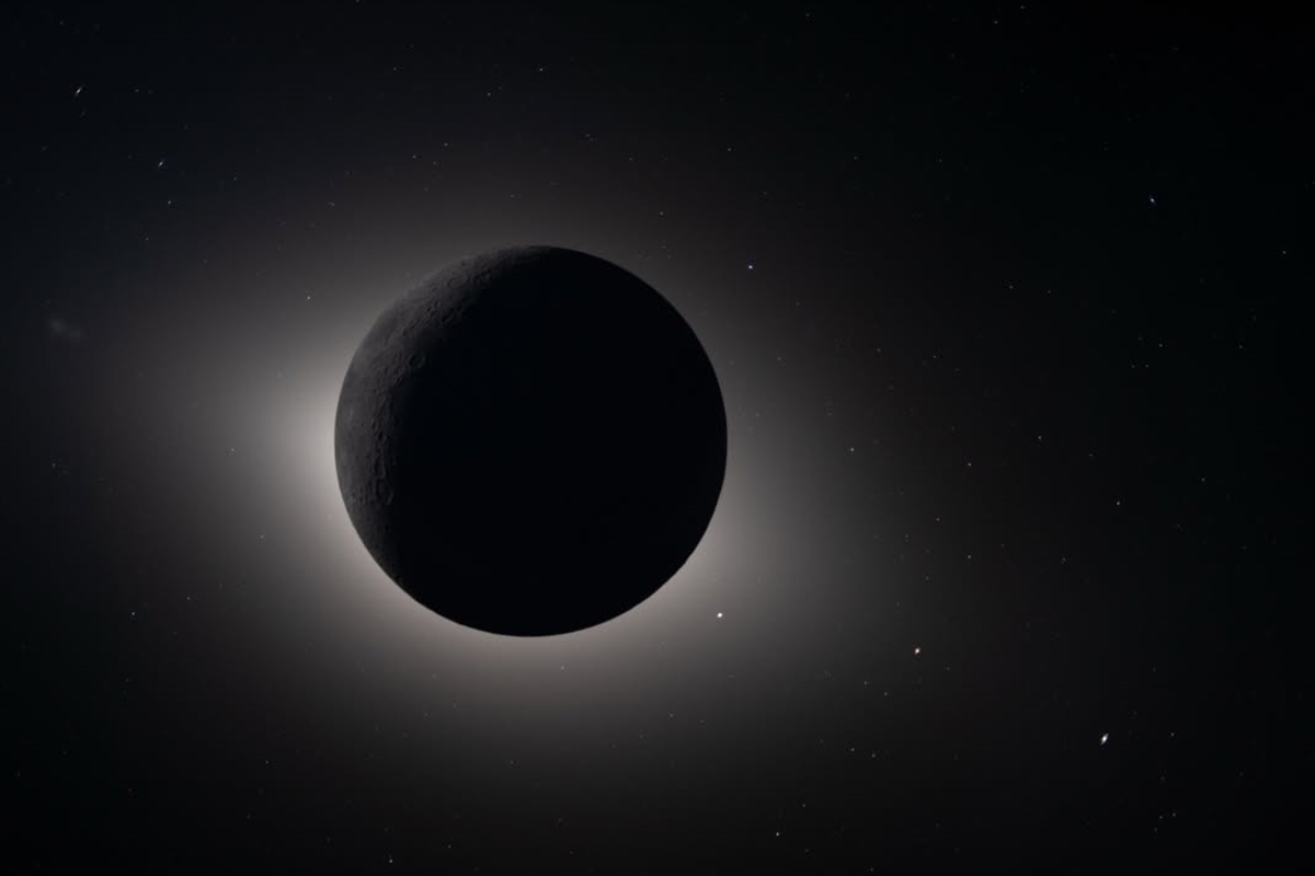 Imagem colorida mostra Lua eclipsando o Sol - Metrópoles