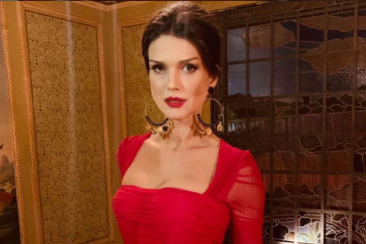 Morre a cantora Karina Zeviani, ex-participante do "The Voice Brasil"
