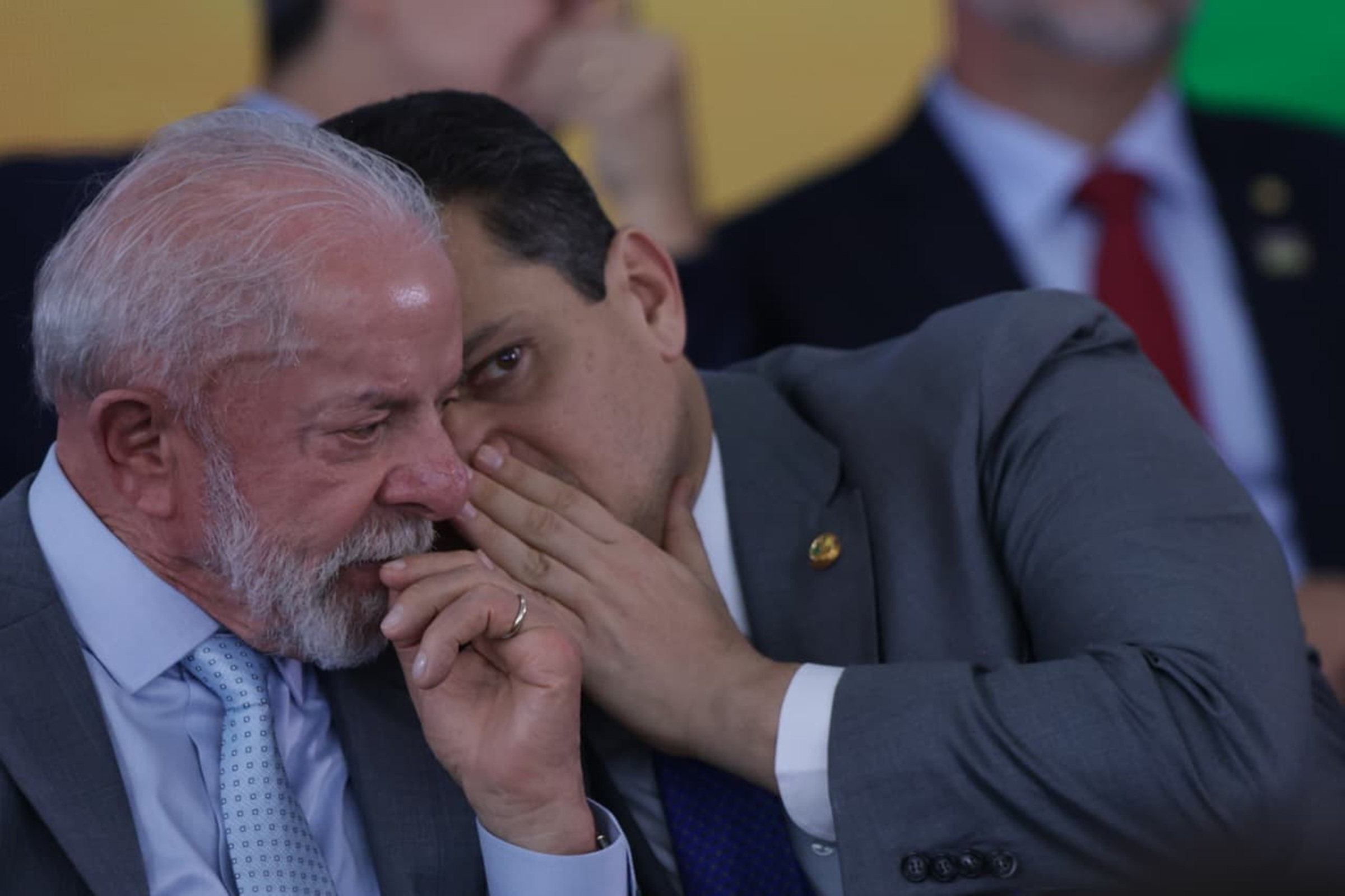 Alcolumbre dá sinais de bandeira branca a Lula no Senado 13 Lula e Alcolumbre discutem pautas