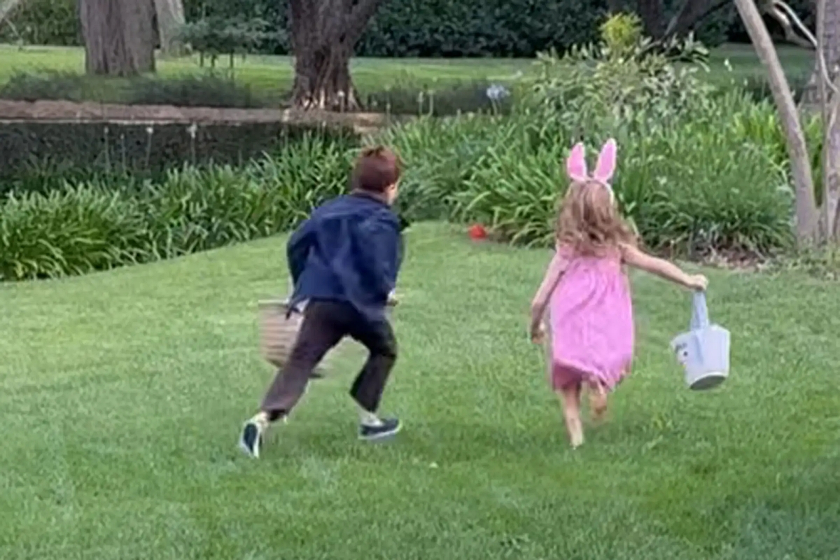 Archie e Lilibet são ruivos como o pai, príncipe Harry