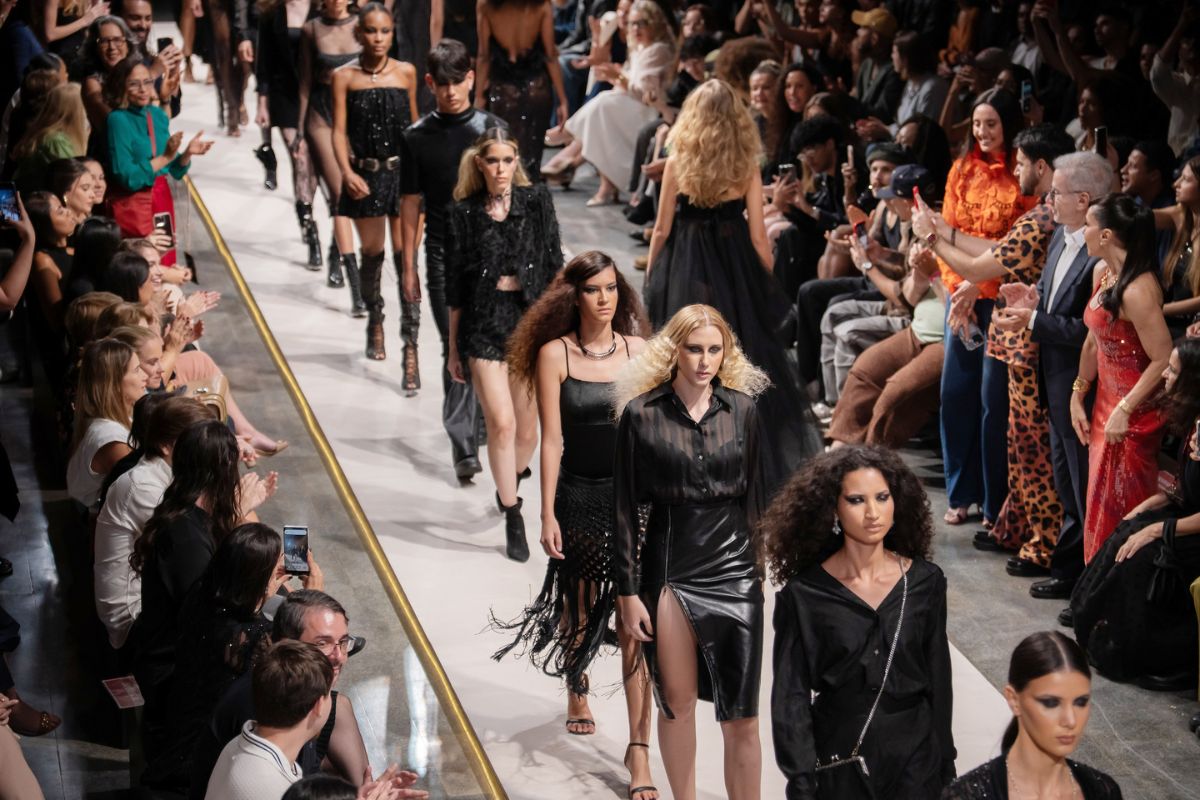 petzold 1981 metrópoles catwalk - metrópoles