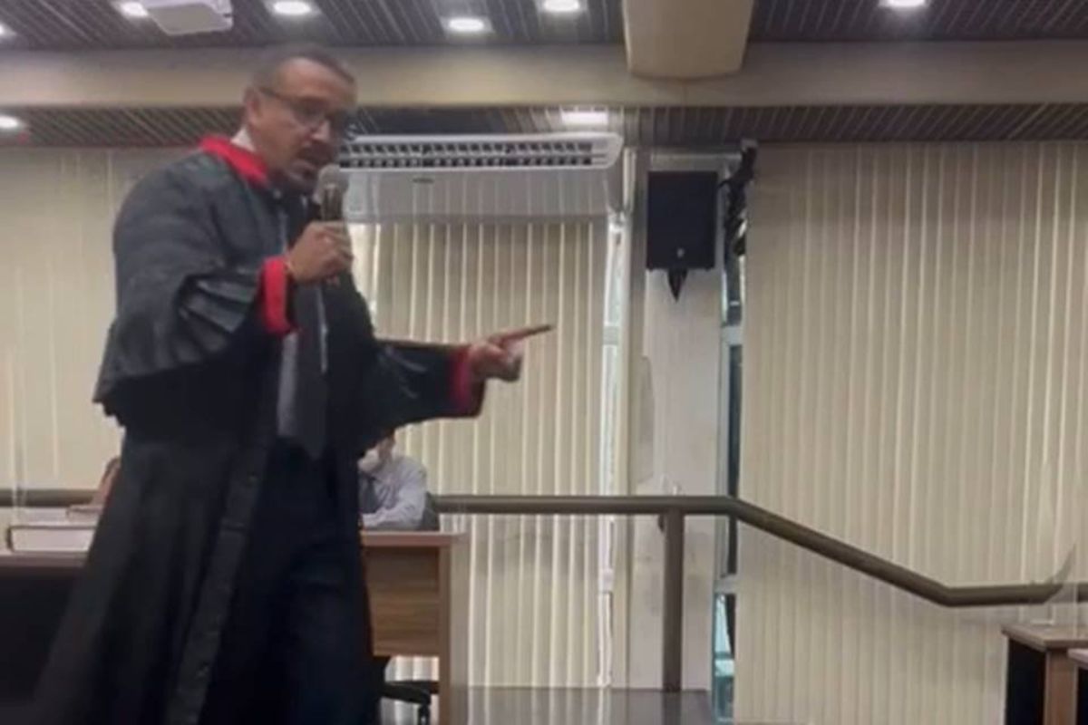 TJ aceita processo contra promotor que comparou advogada a "cadela"