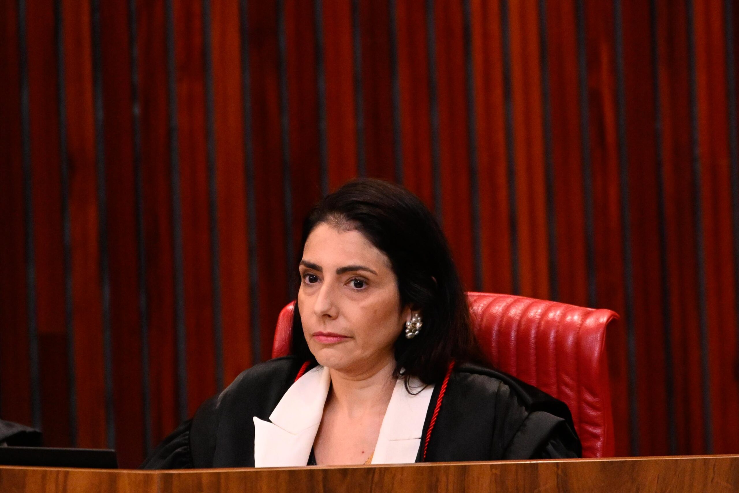 TSE: ministra pede mais tempo para analisar suspensão de pesquisa da AtlasIntel