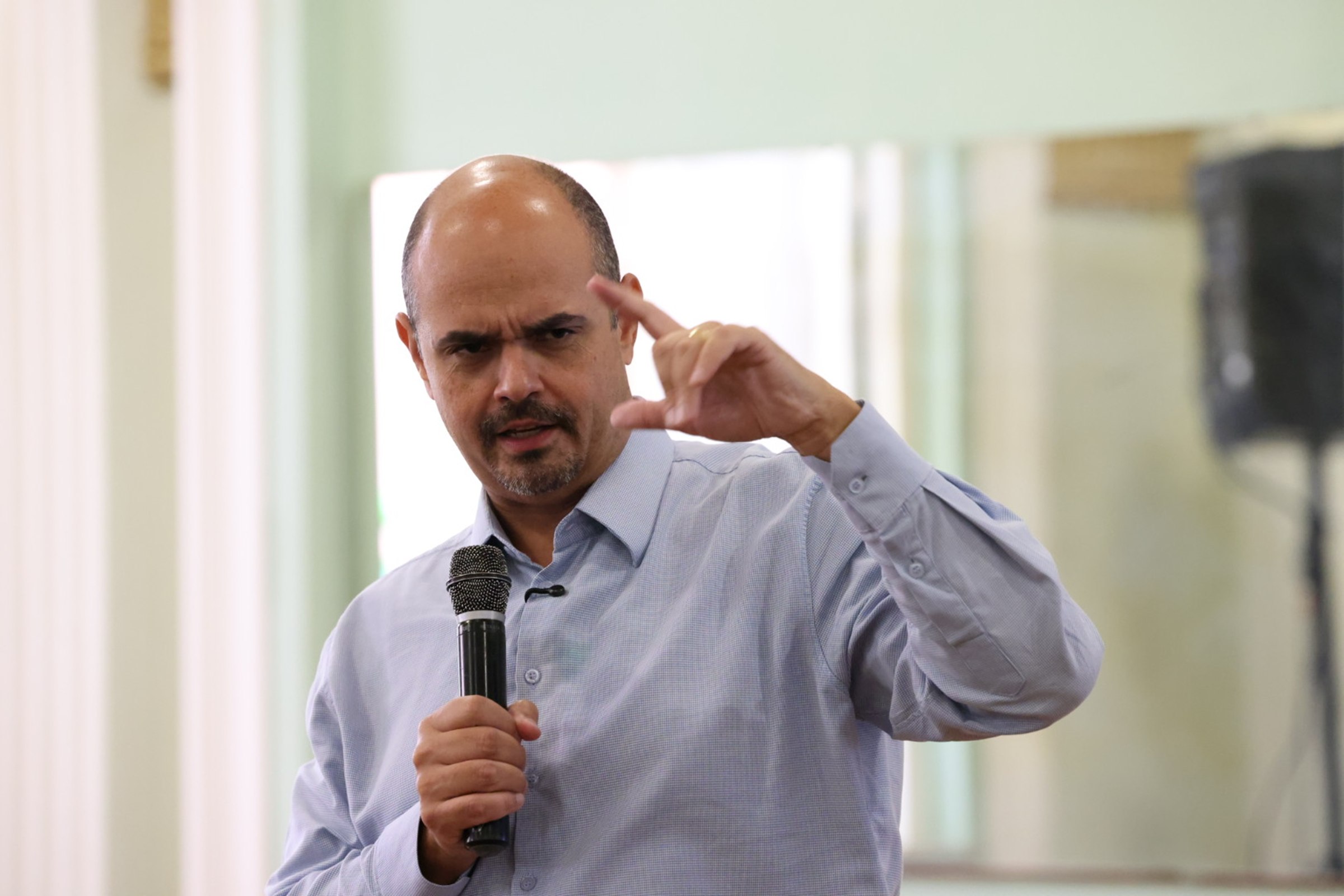 Mudanças no Executivo de Minas: Simões exonera aliado após ruptura com Aro