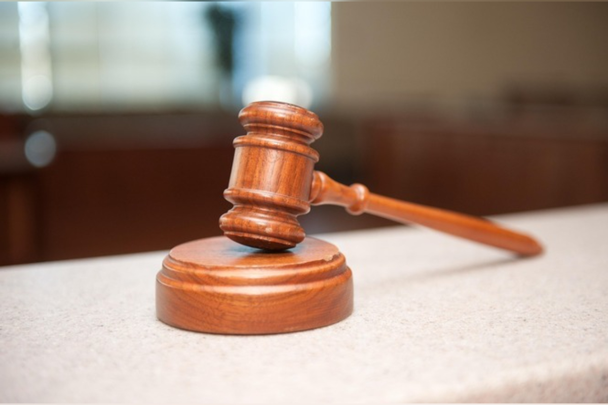 Mãe é Sentenciada Após Acionar Facção e Levar Ex a Tribunal do Crime
