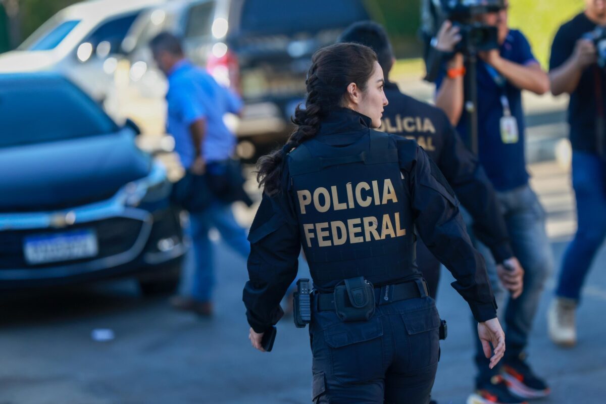 PF desarticula rede de postos que lavou R$ 7,6 bi no RJ