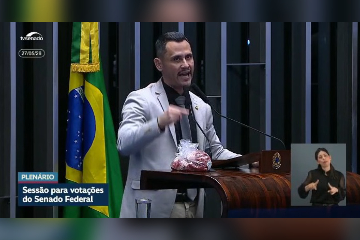 Cleitinho cobra duramente Simões: "Não faça sacanagem comigo"