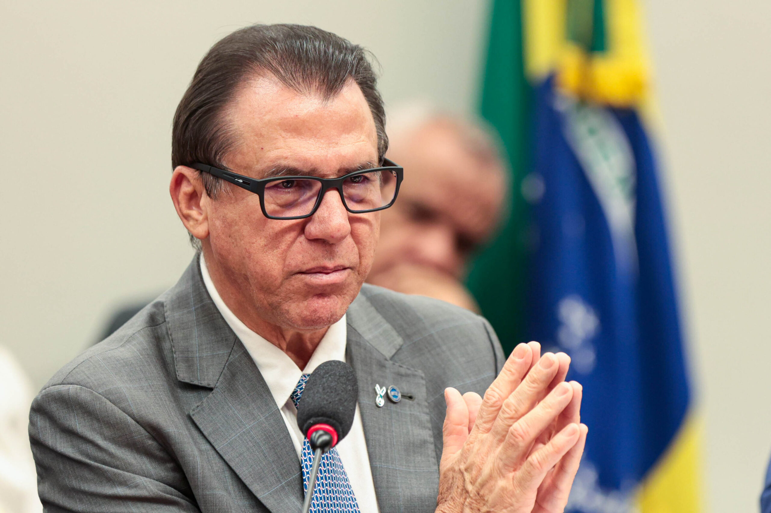 Ministro diz que Lulinha e Celso Daniel sempre "ressurgem" na eleição - QTU Questões do Universo