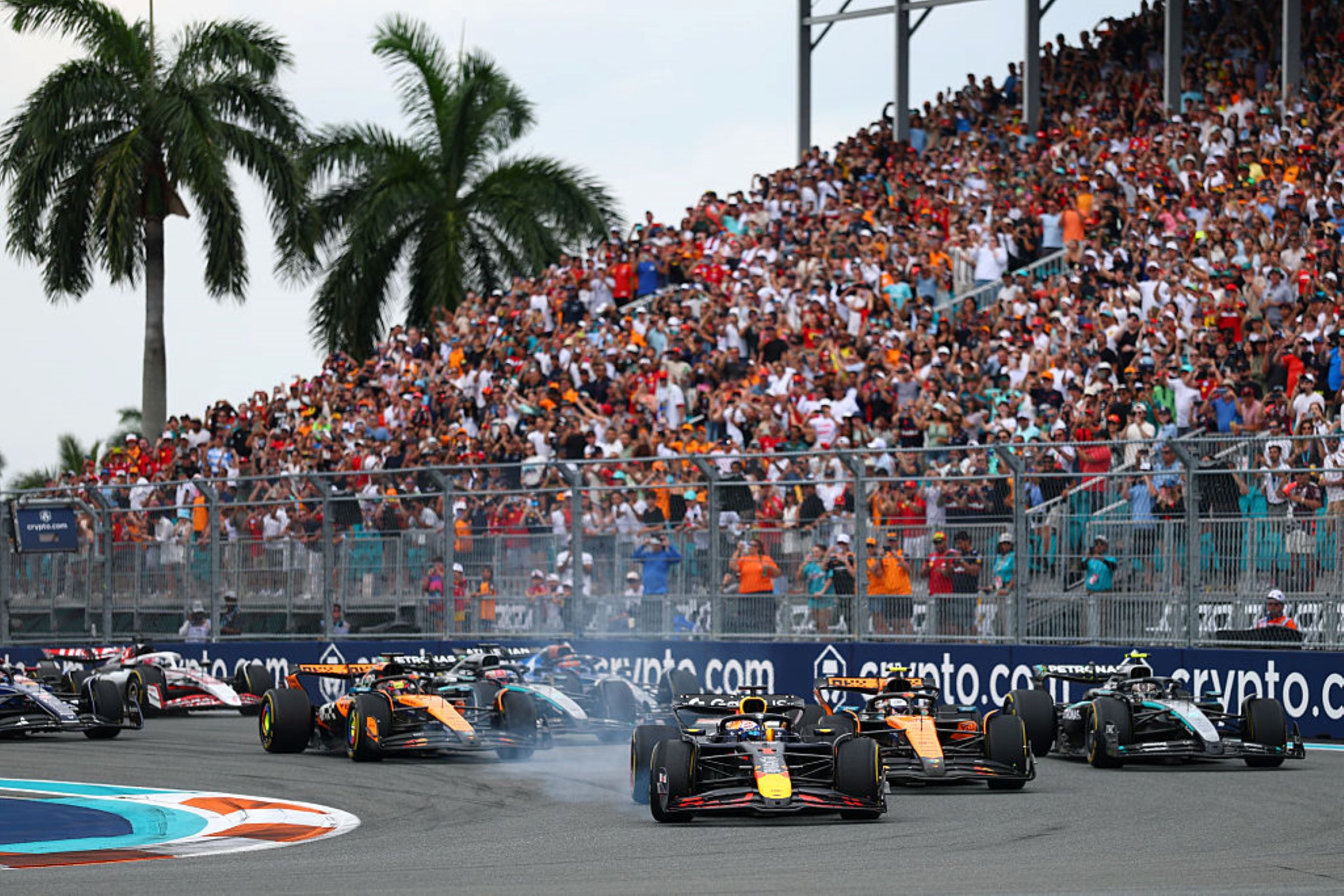 F1: final da temporada 2026 pode mudar do Oriente Médio para Europa