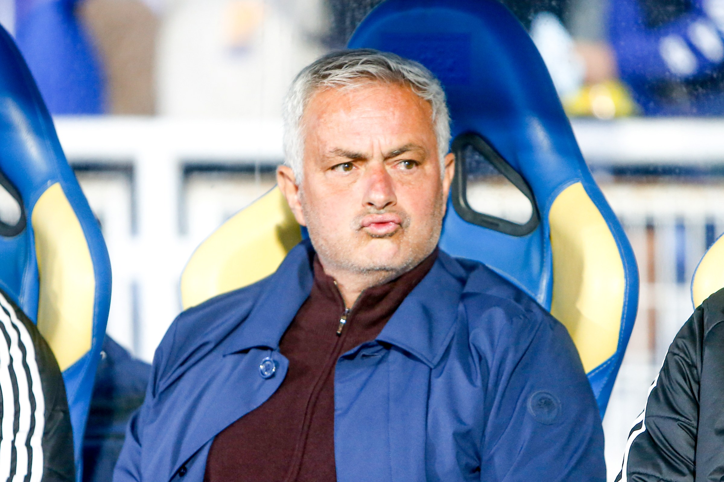 Mourinho critica pausas no futebol e reafirma seu compromisso com a carreira