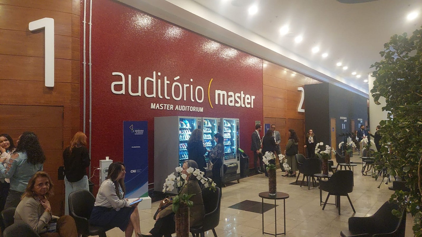 Flávio e a palestra no "Auditório Master" 9 Auditório Master - destaque galeria