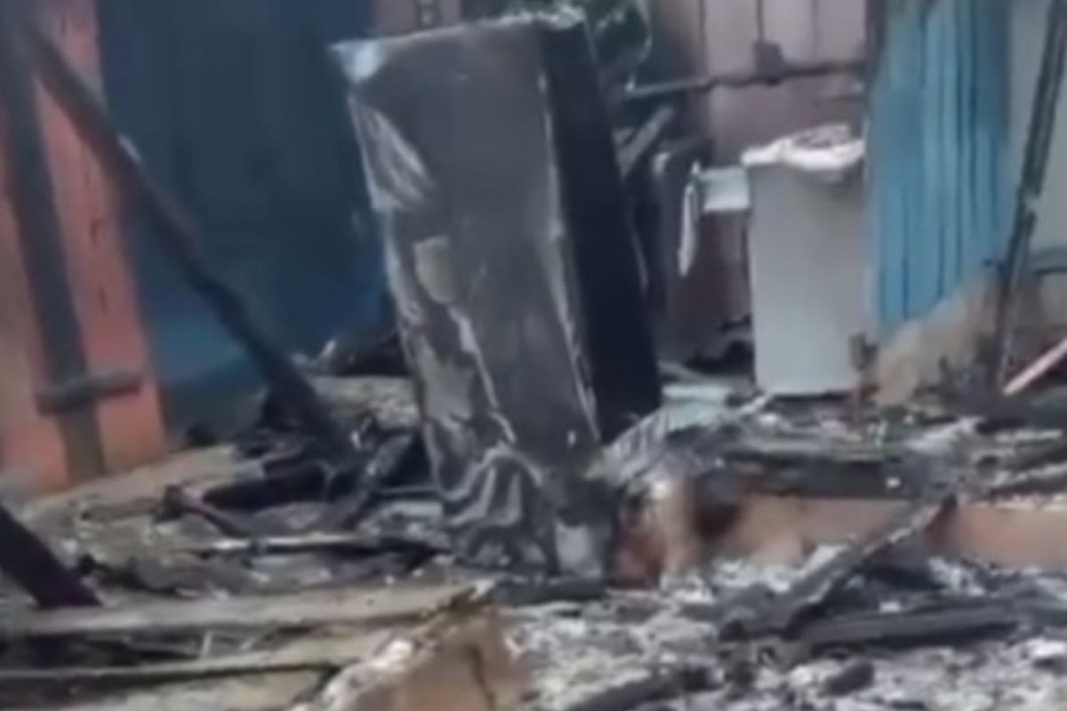 Stalking: dupla incendeia casa e diz ser do PCC para ameaçar vítima