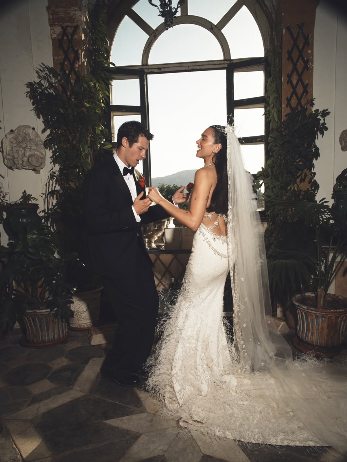 casamento dua lipa vestido chanel - metrópoles
