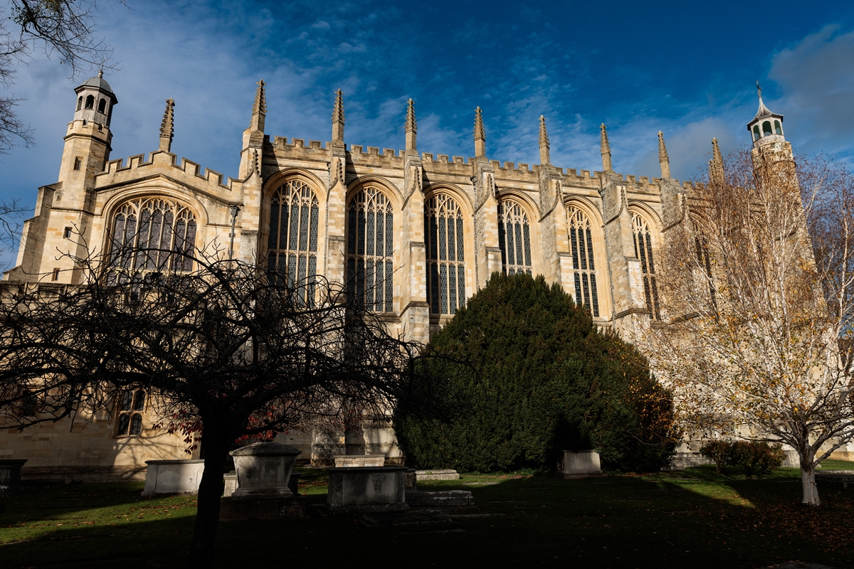 Foto colorida da fachada do Eton College - Metrópoles