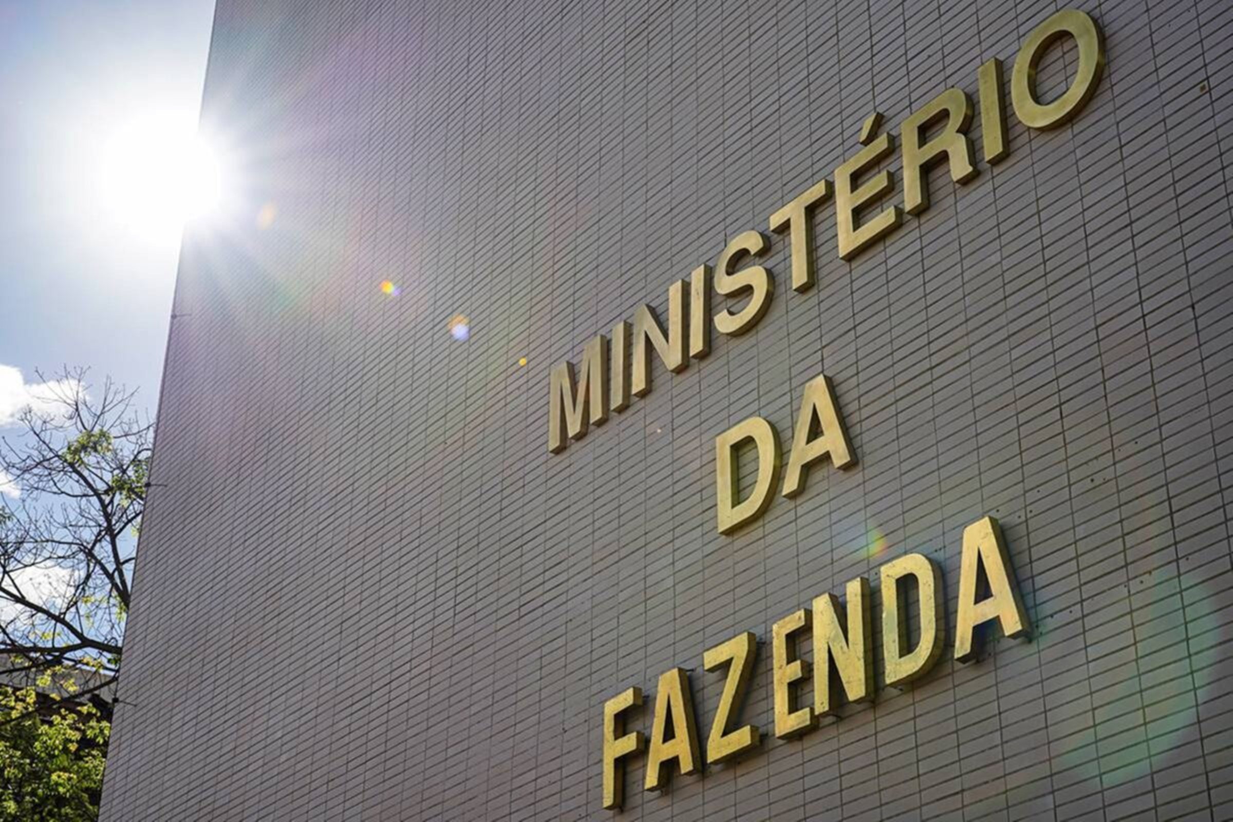 Orçamento 2027: governo espera superávit de R$ 73,2 bilhões, 0,5% do PIB