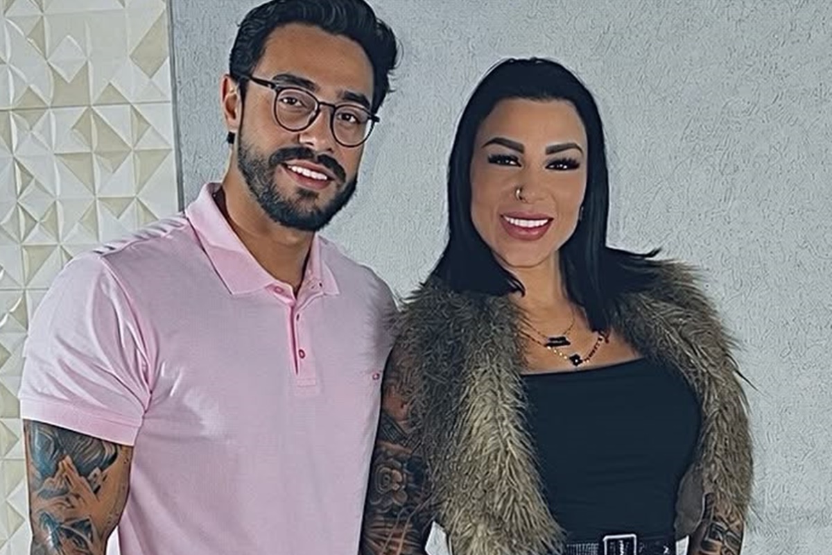 Fotos: Jenny Miranda é pedida em casamento por Mateus Parpinelli 42 Casal posando para foto