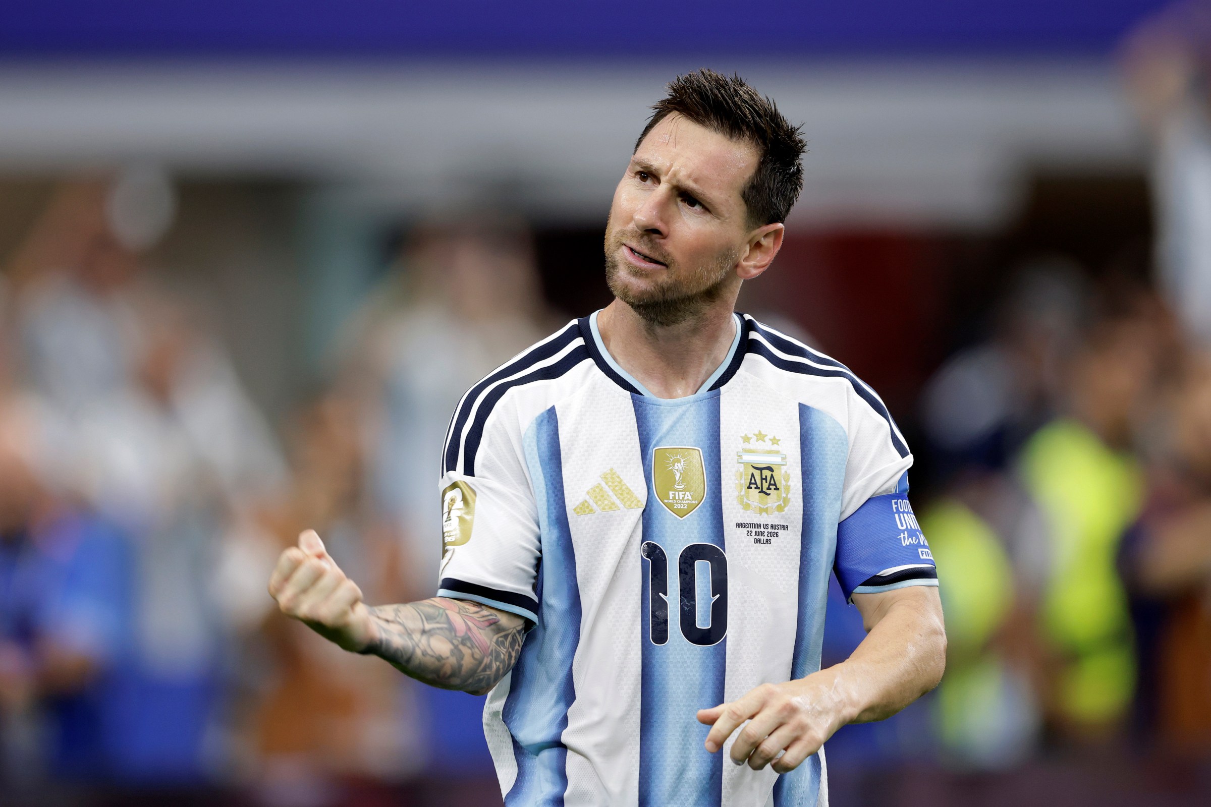 Lionel Messi se aposentou da Argentina há exatos 10 anos; relembre