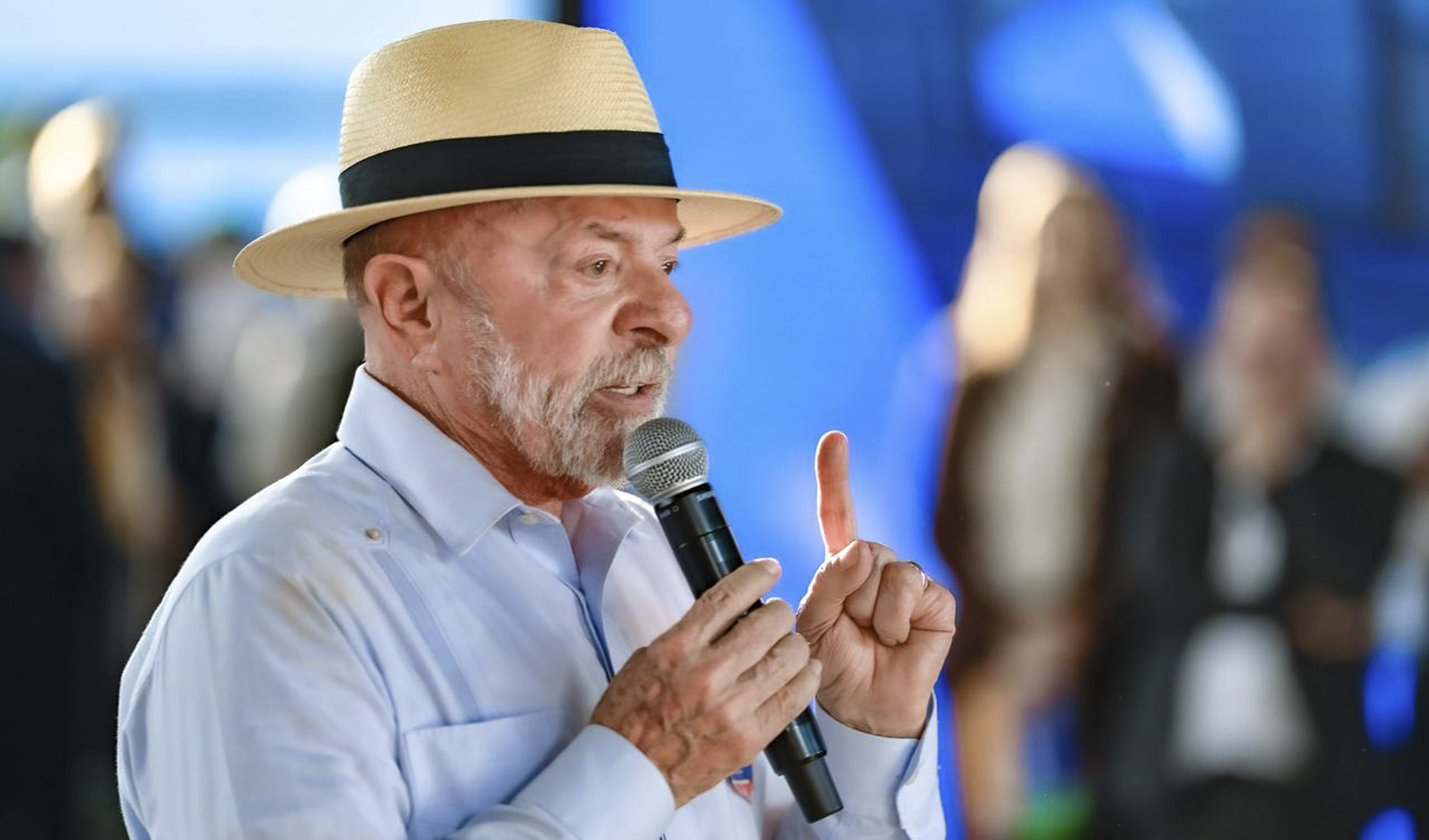 Lula rebate carta de Flávio e acusa família Bolsonaro de "entreguismo"