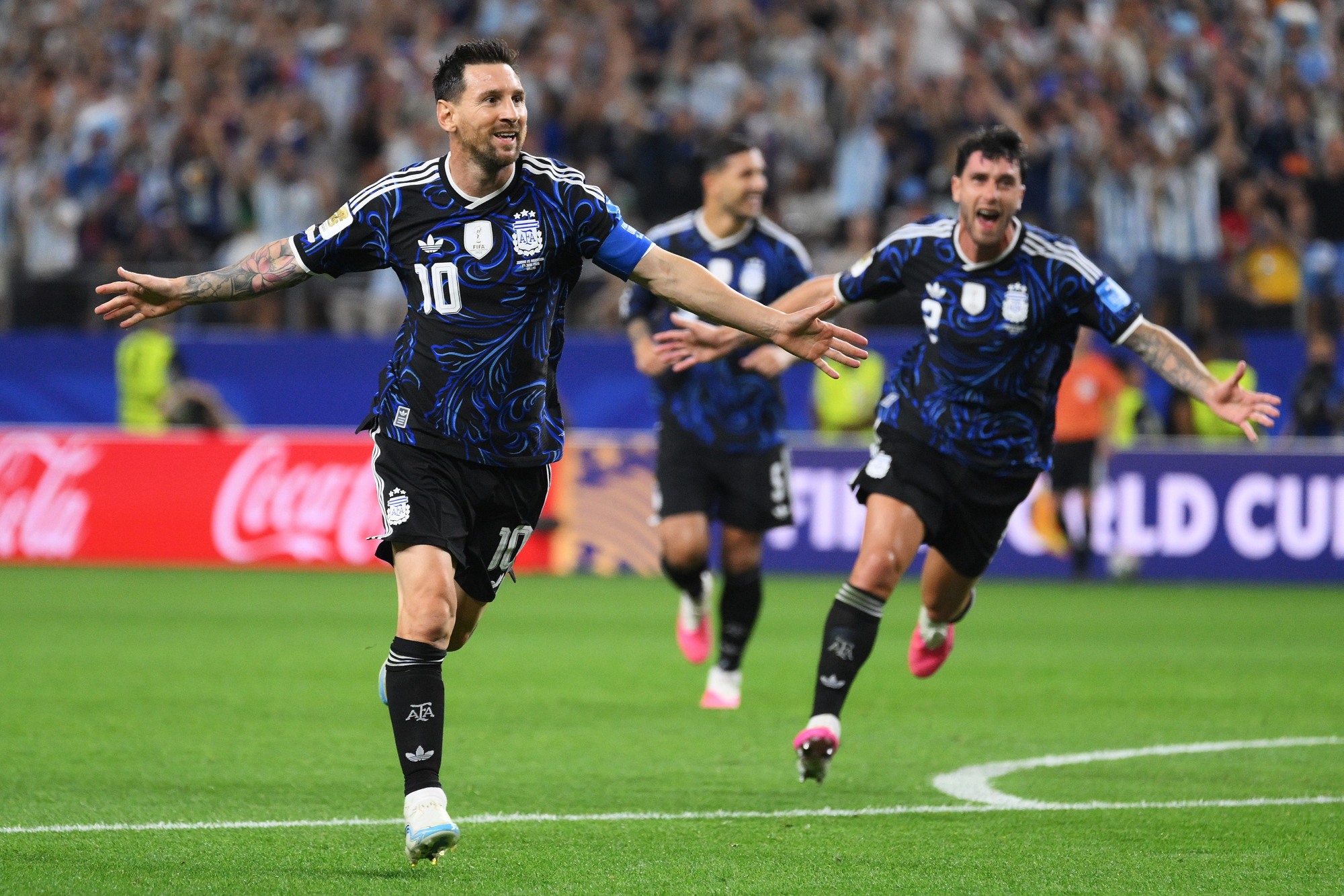 Fábio Piperno compara números de Messi, Cristiano Ronaldo e Neymar