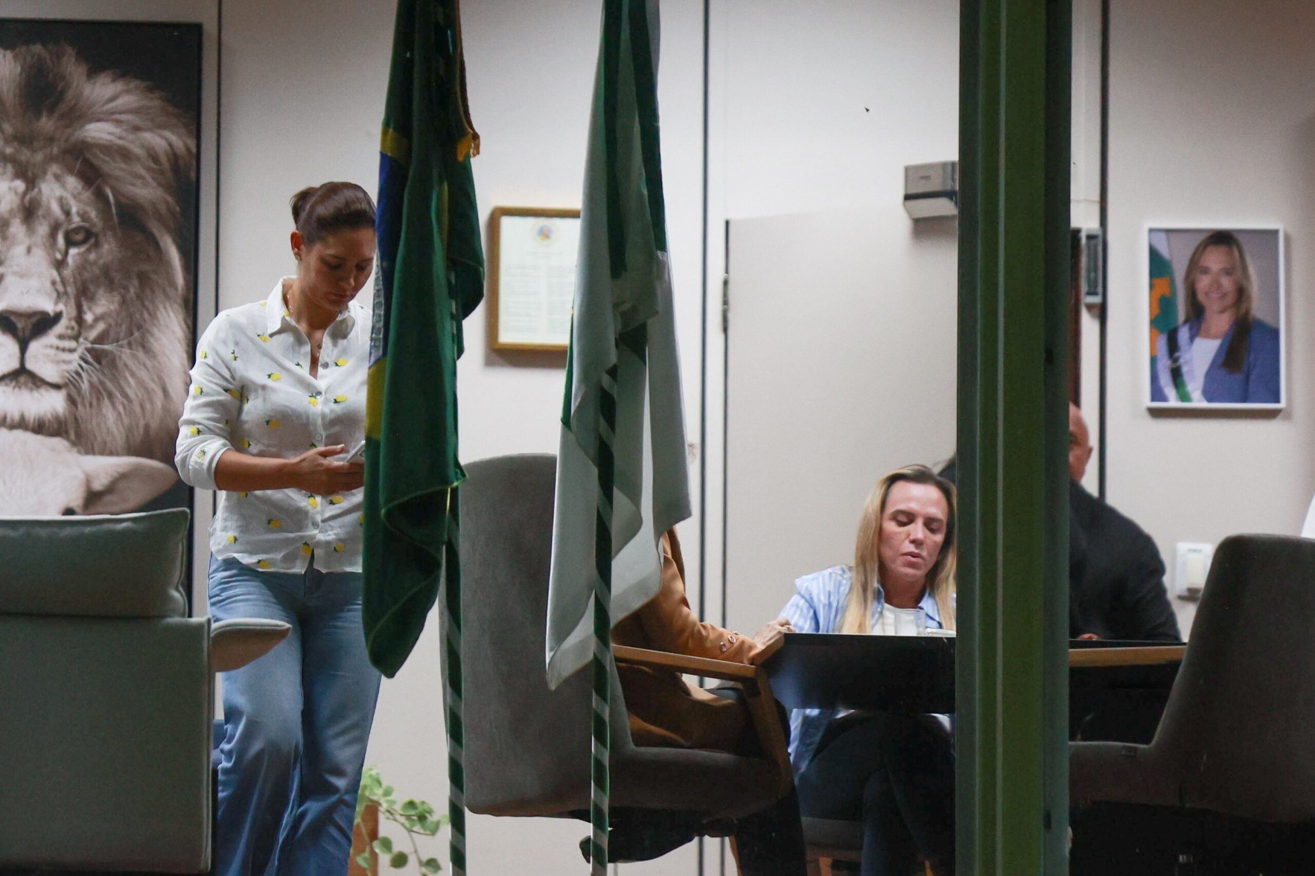 Michelle ameaçou se desfiliar do PL, mas foi demovida por Damares e Celina