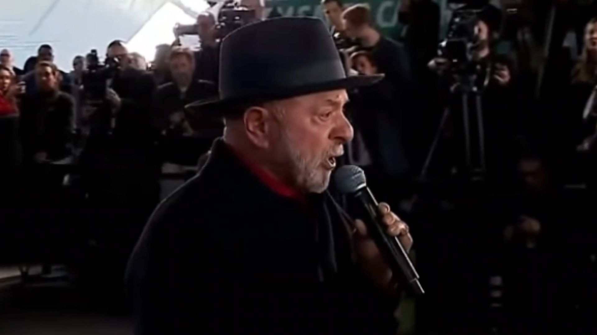 Lula critica governadores da oposição por 'pensar pequeno'