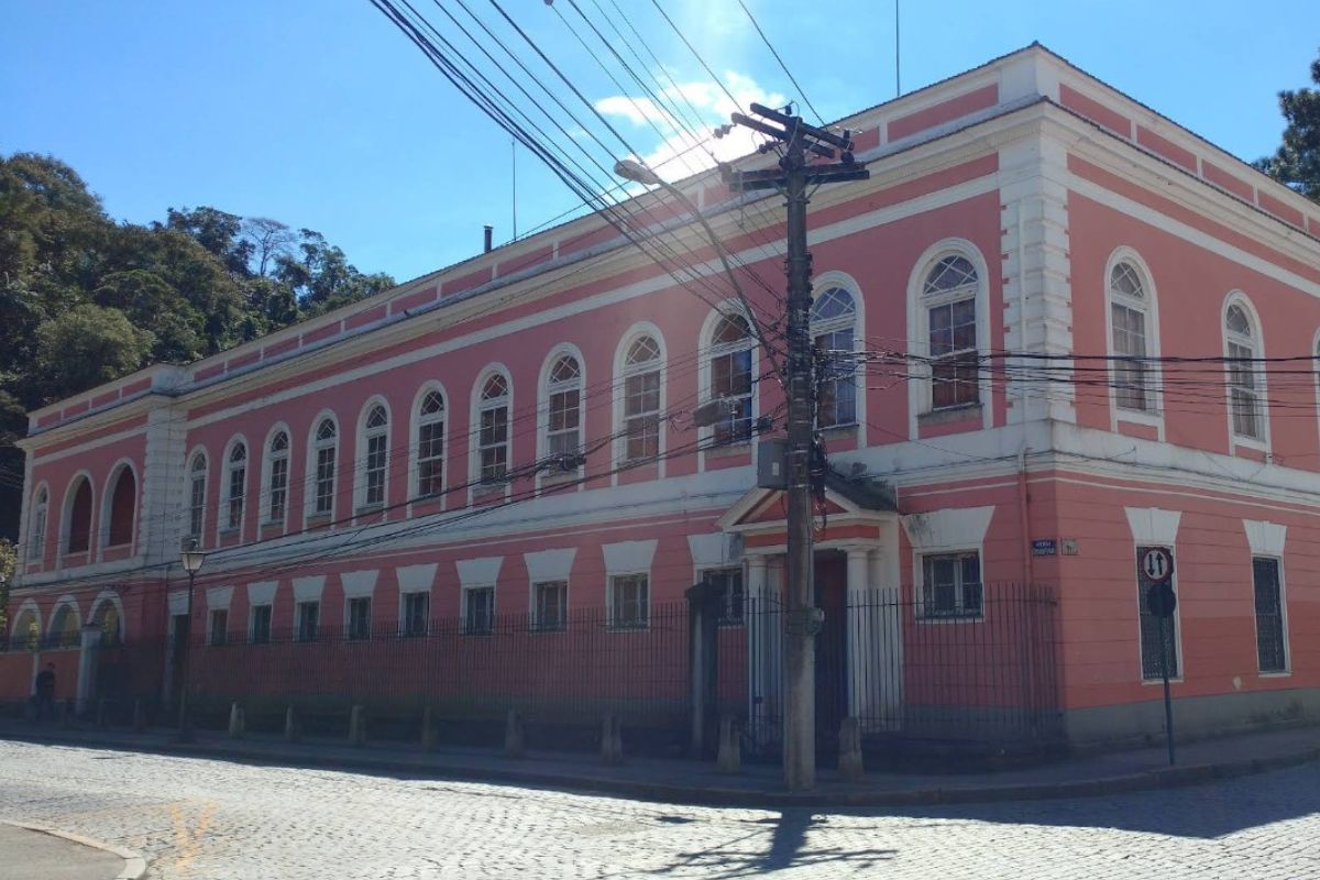 Justiça manda devolver palácio imperial a herdeiro de Dom Pedro II 12 Palácio do Grão-Pará - fachada