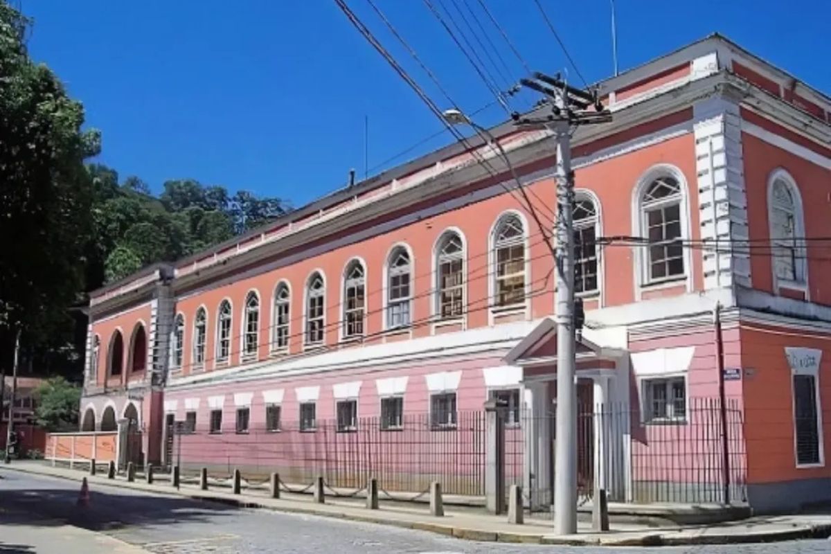 Justiça manda devolver palácio imperial a herdeiro de Dom Pedro II 11 Palácio do Grão-Pará - visão externa