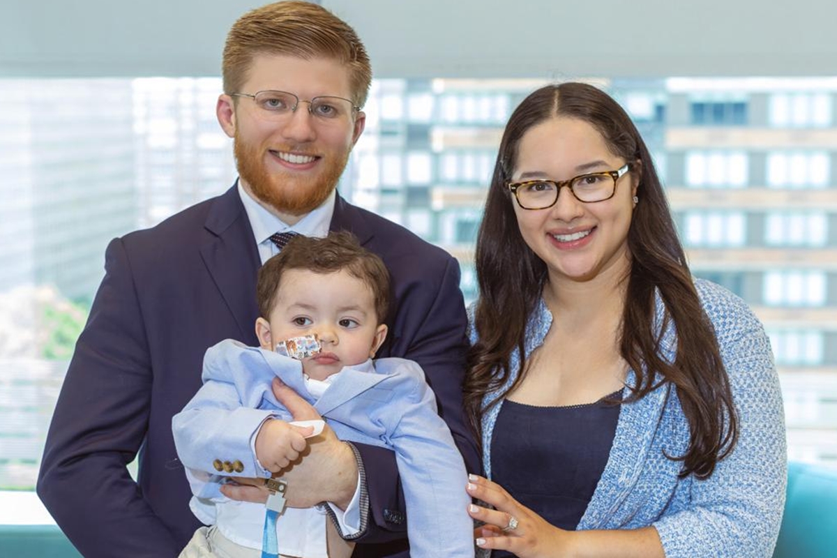 Pai doa parte do fígado ao filho de 7 meses com doença genética rara