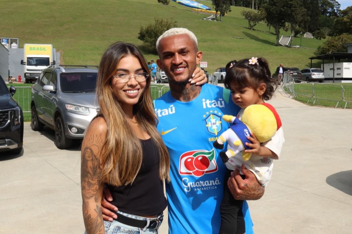 Influencer revela que foi traída durante a gravidez por jogador ex-Flamengo