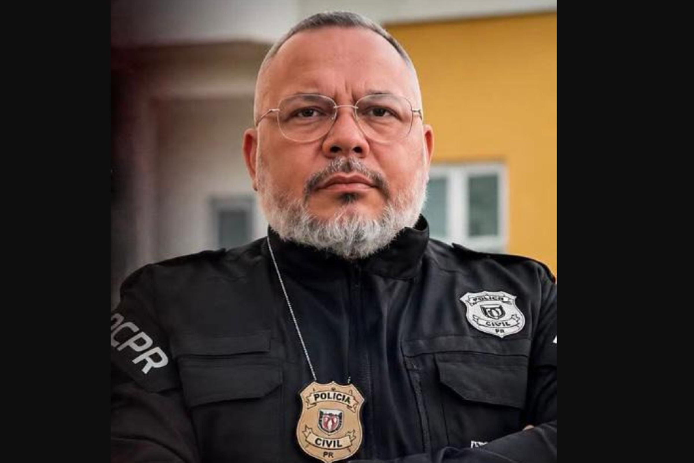 Policial é morto com tiro na cabeça após briga por batidas em portão