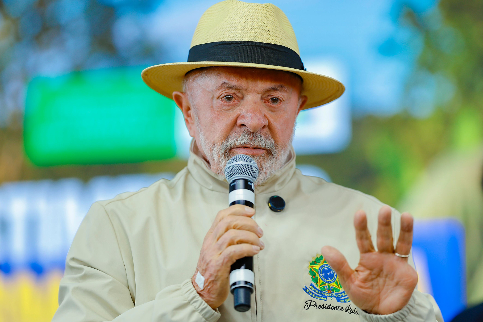 Lula diz que incluirá defesa nacional em plano de governo à reeleição