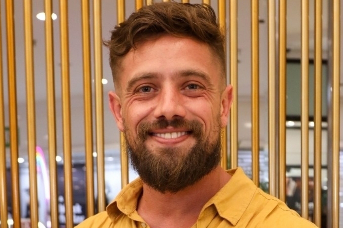 Rafael Cardoso impressiona com shape após deixar reabilitação. Veja fotos