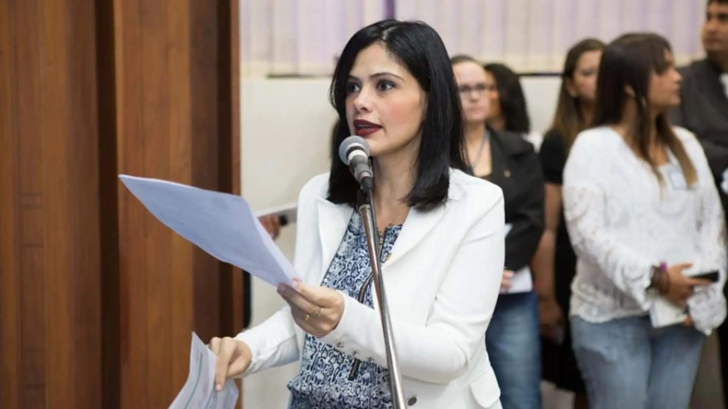 Ex-deputada morre após refeição; Salmonella sob investigação