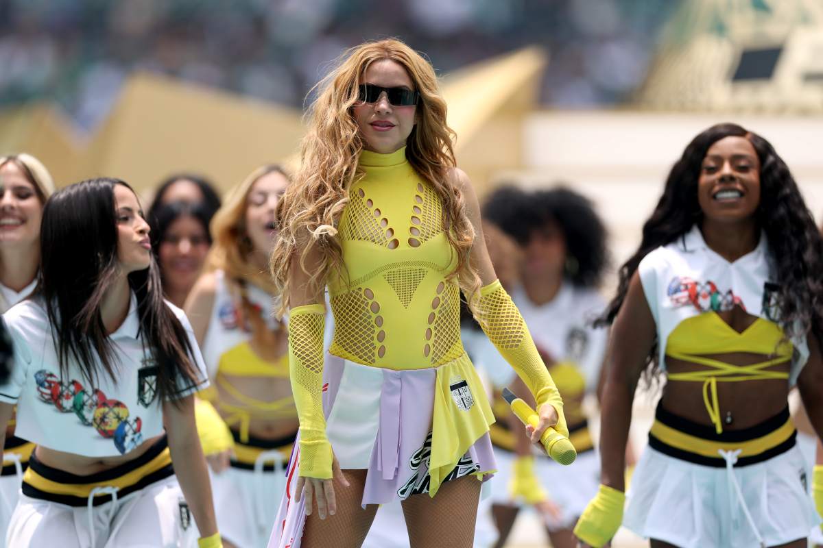 foto com cor. Produção completa de Shakira para abertura da Copa do Mundo 2026 - metrópoles
