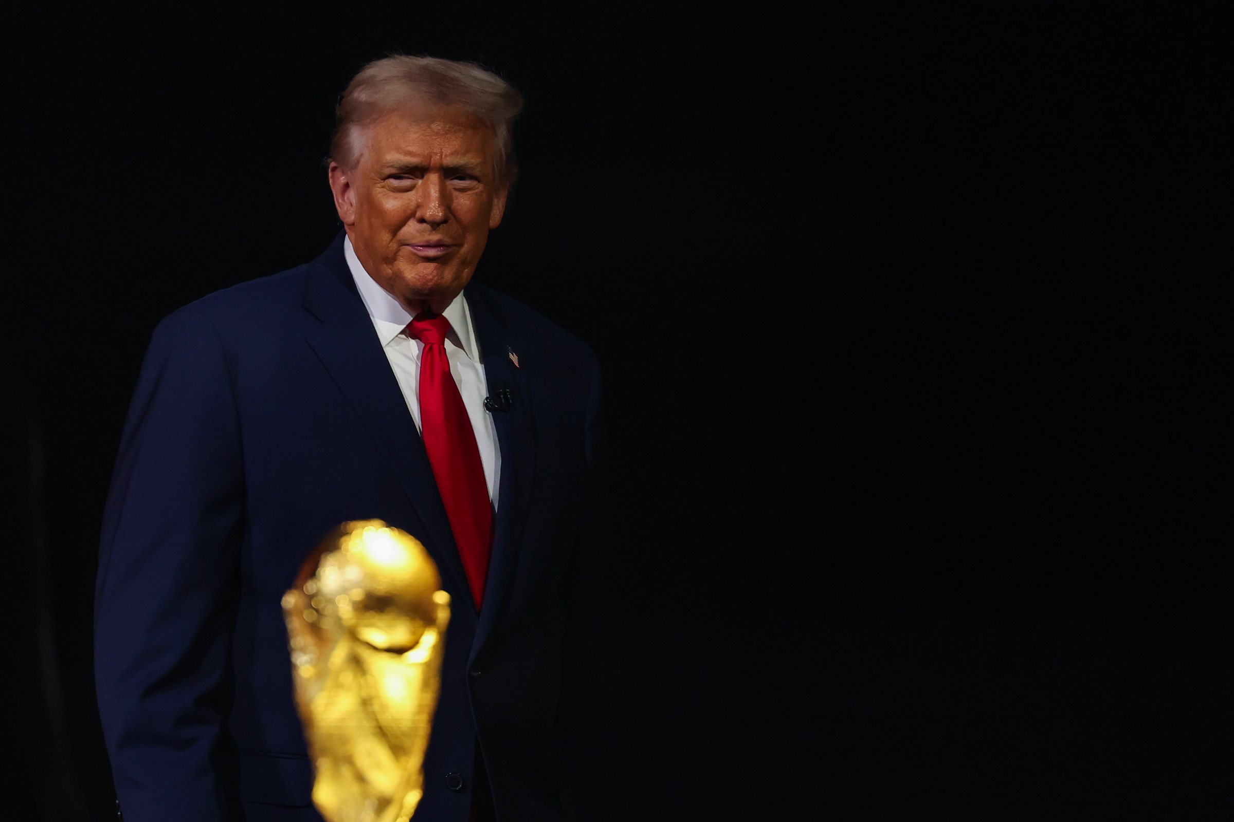 Trump comemora anulação da expulsão de Balogun nas redes sociais
