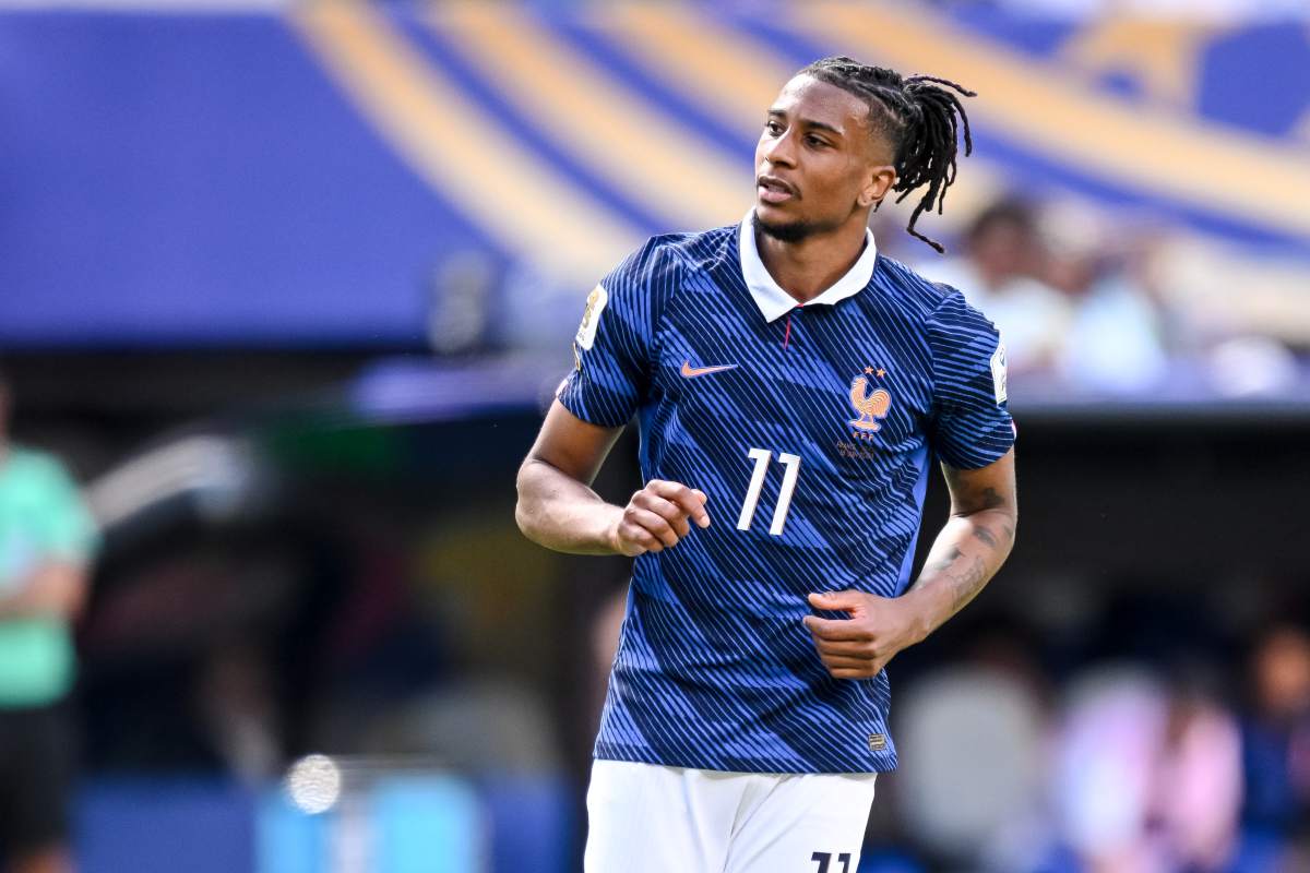 foto com cor. Uniforme da França para a Copa do Mundo 2026 - metrópoles