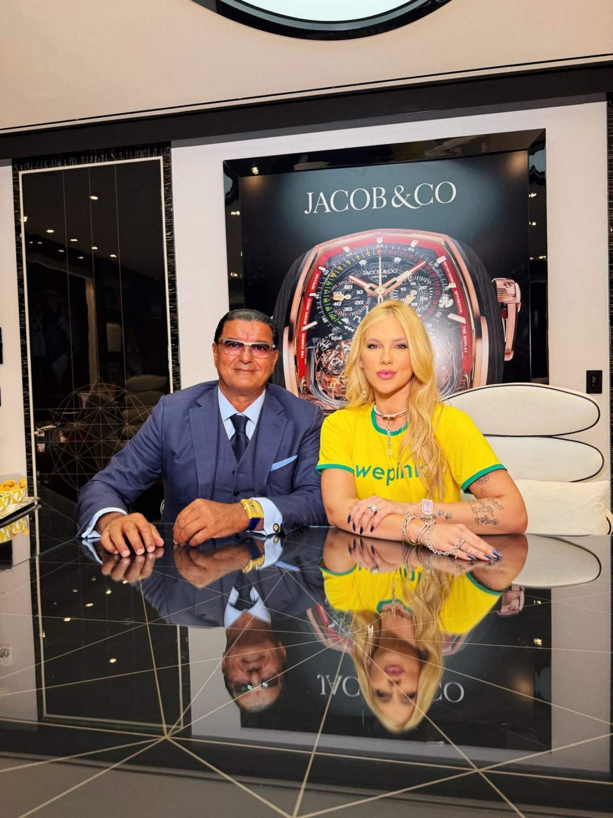 foto com cor. virginia anuncia parceria de luxo - metrópoles