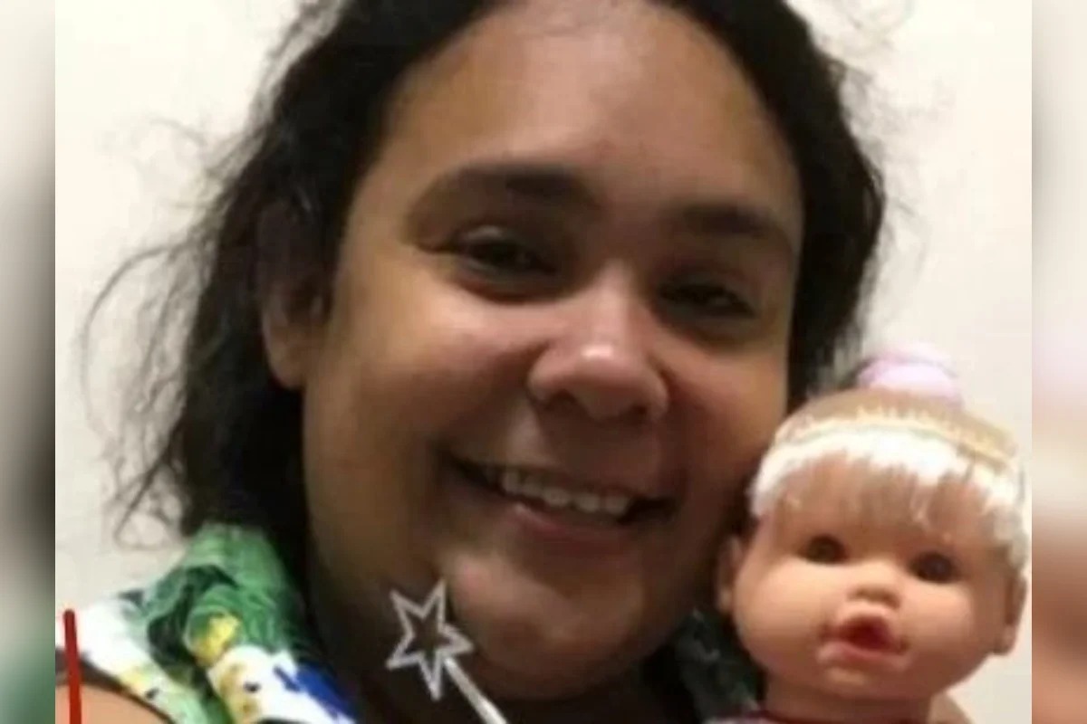 Mulher Acusada de Fingir Idade Passa por Audiência em Santa Catarina