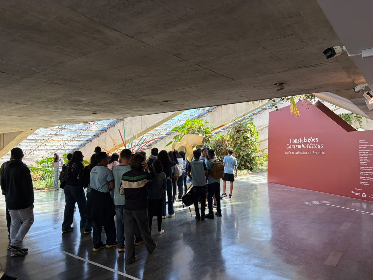 Alunos em exposição do Teatro Nacional