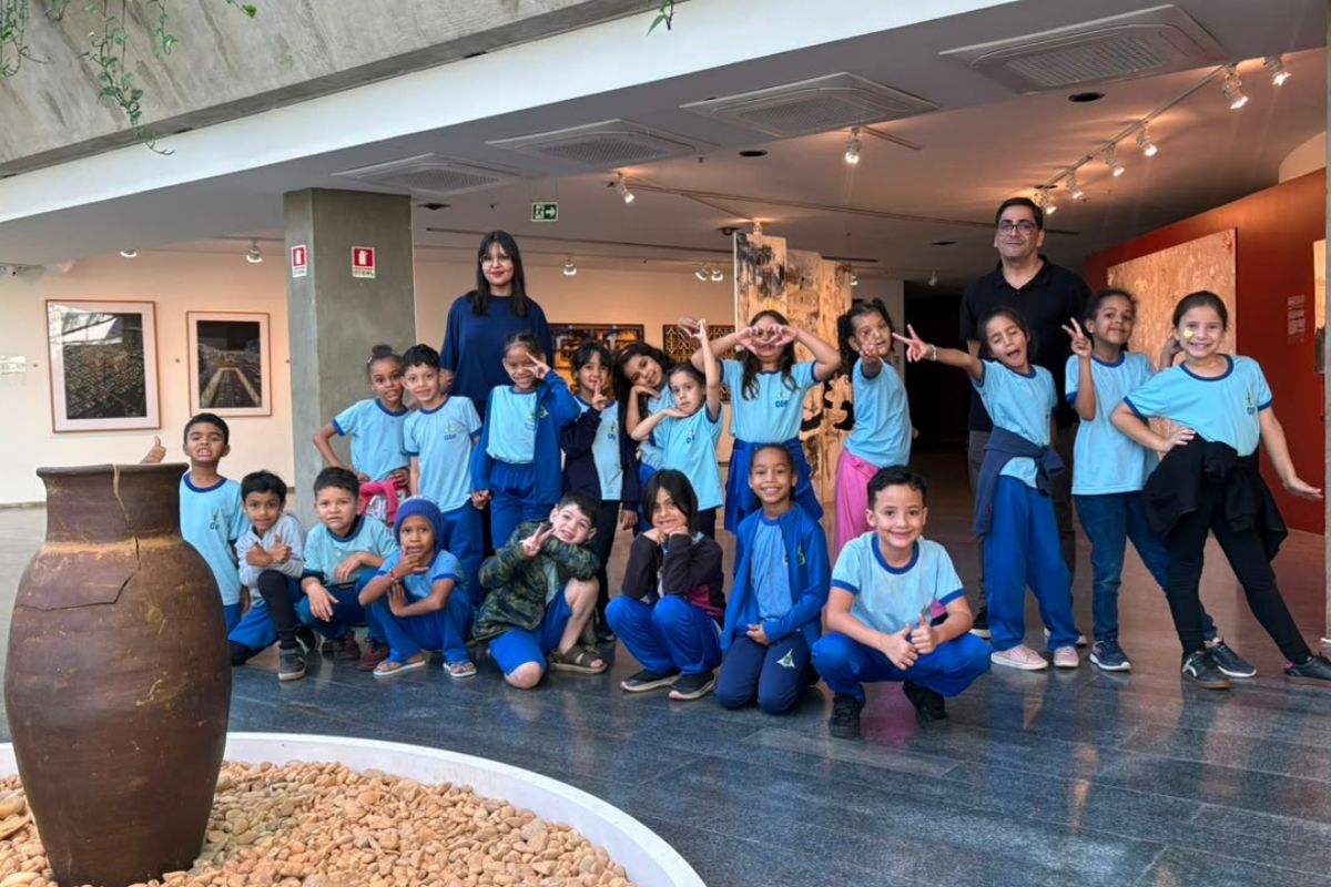 Constelações Contemporâneas: alunos da EC 413 Sul visitam mostra
