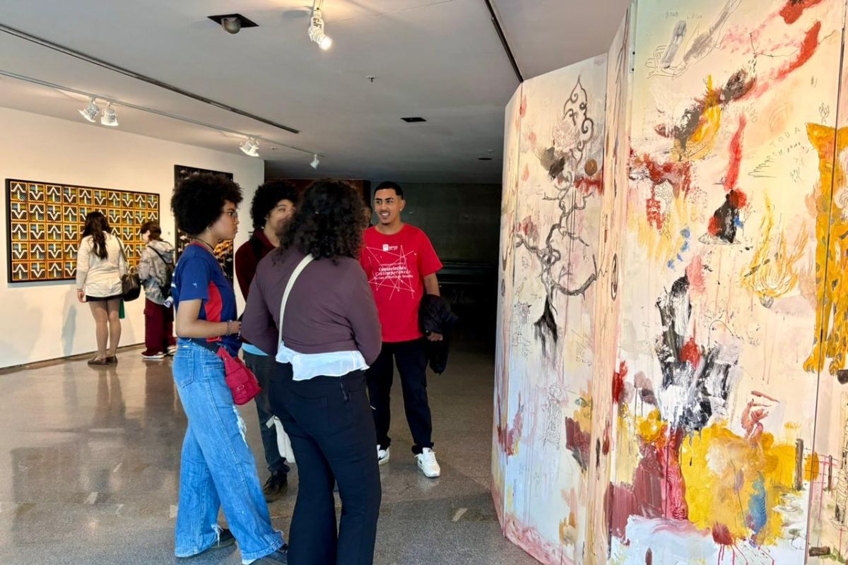 Constelações Contemporâneas: alunos de São Sebastião prestigiam mostra